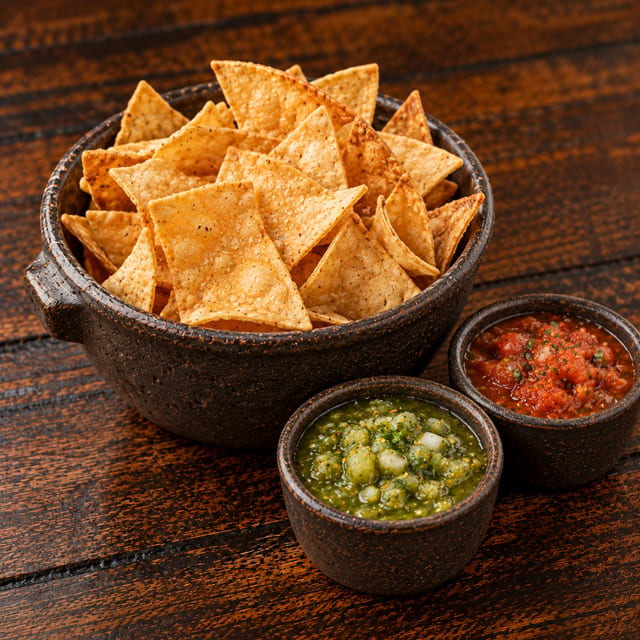 Chips Con Salsa.